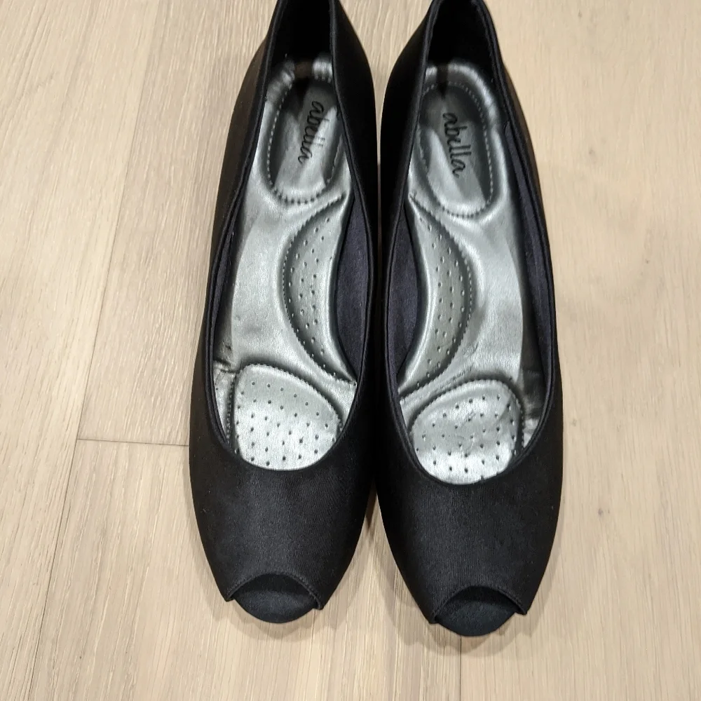 Abella Black Heels - Picture 12 of 12
